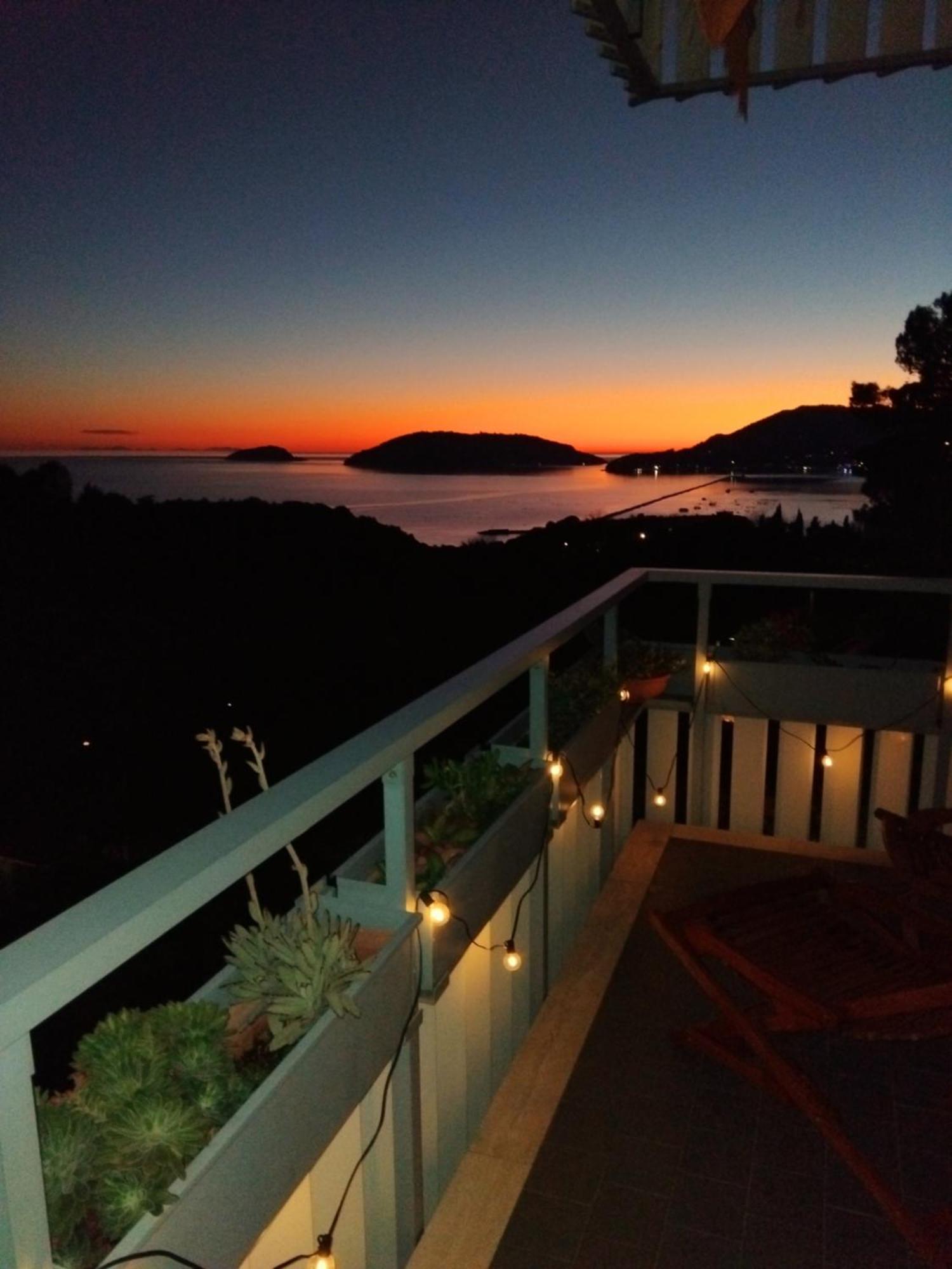 Vista Sul Blu ,Baia Blu, Lerici Appartement Buitenkant foto